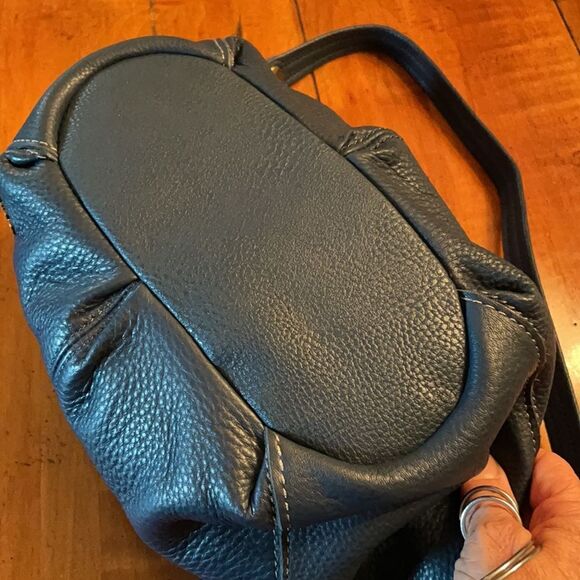 NEW. The Sak Iris Pebble Leather Shoulder Bag - Picture 7 of 12